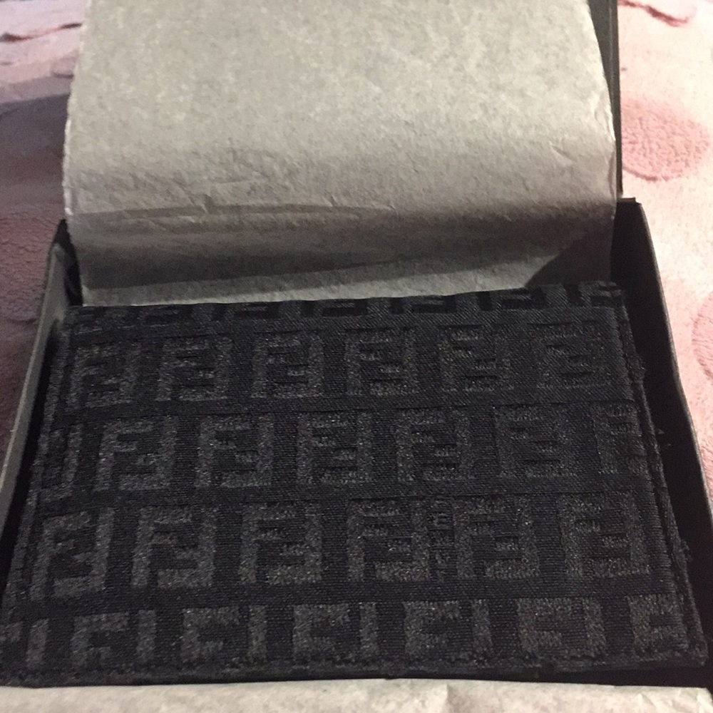 Men’s New Fendi wallet brand new :FINAL REDUCTION